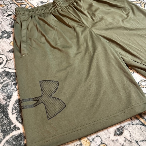 Under Armour UA Tech Graphic Shorts Men's Small Green Loose Fit NWT - Picture 1 of 7